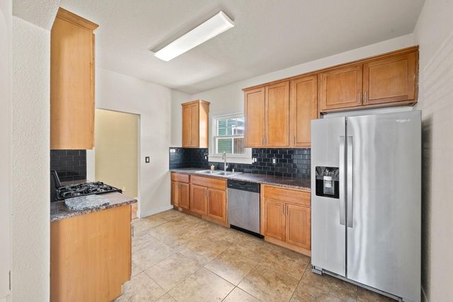 1515 W Harding Way, Stockton, CA 95203