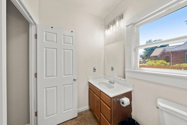 1515 W Harding Way, Stockton, CA 95203