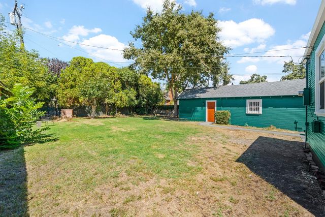 1515 W Harding Way, Stockton, CA 95203