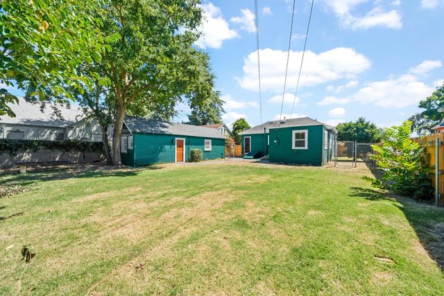 1515 W Harding Way, Stockton, CA 95203
