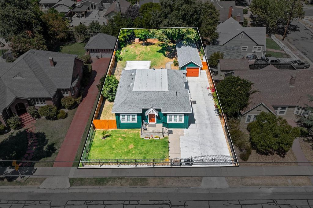 1515 W Harding Way, Stockton, CA 95203