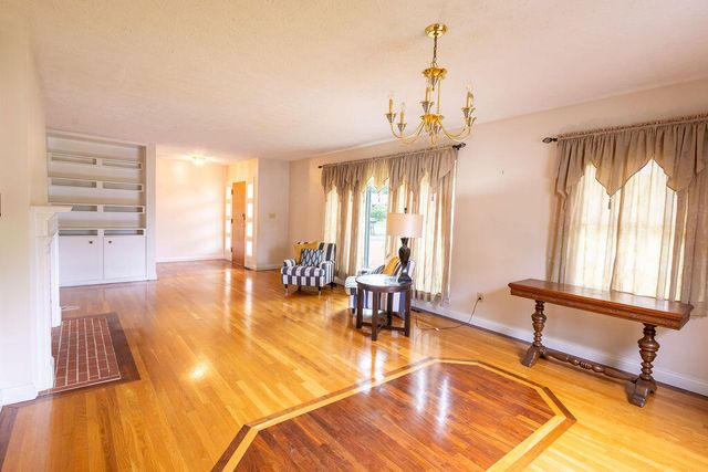 27 Hampton Avenue, Winchester, KY 40391
