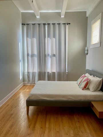 415 22nd Street 4A, Galveston, TX 77550