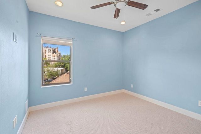 955 Saint Augustine Street, Houston, TX 77023