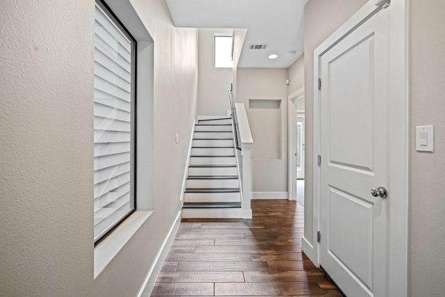 955 Saint Augustine Street, Houston, TX 77023