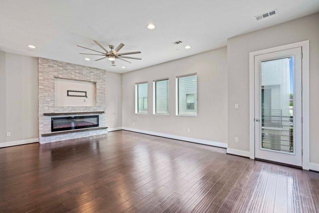 955 Saint Augustine Street, Houston, TX 77023