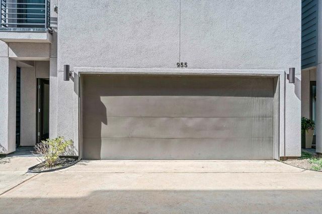 955 Saint Augustine Street, Houston, TX 77023