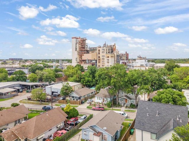 955 Saint Augustine Street, Houston, TX 77023