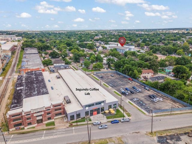 955 Saint Augustine Street, Houston, TX 77023