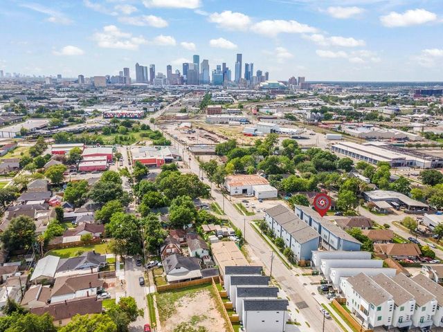 955 Saint Augustine Street, Houston, TX 77023