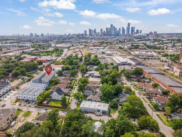 955 Saint Augustine Street, Houston, TX 77023