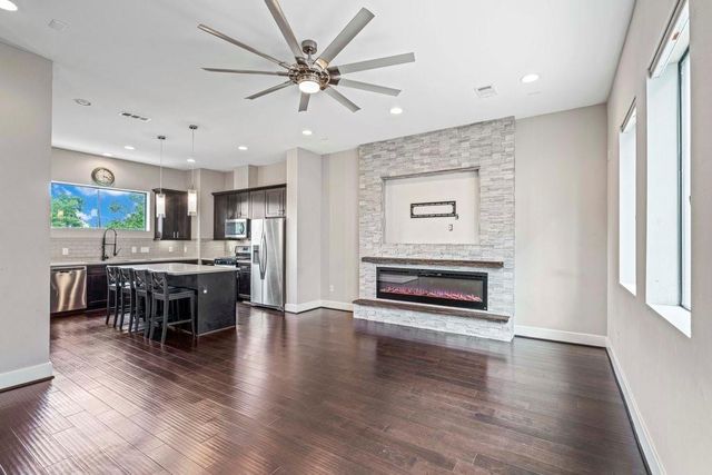 955 Saint Augustine Street, Houston, TX 77023