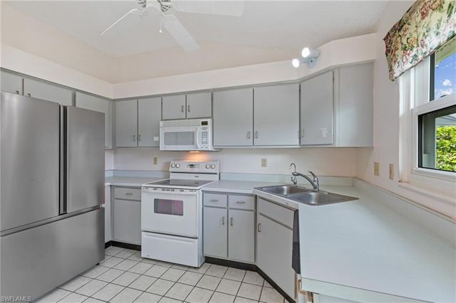 3657 Kent DR, Naples, FL 34112