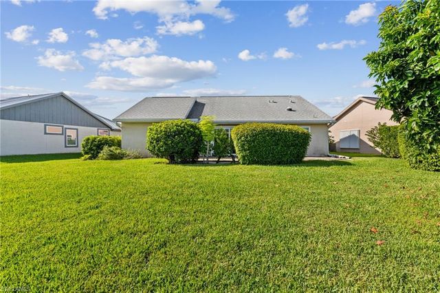 3657 Kent DR, Naples, FL 34112
