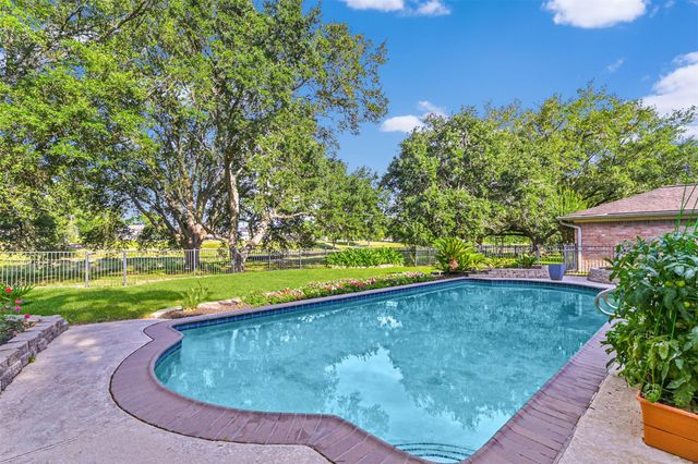 2607 E Pebble Beach Drive, Missouri City, TX 77459
