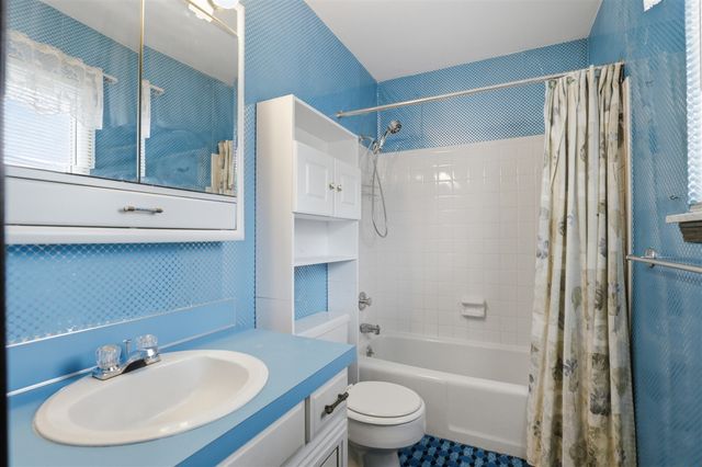 6221 Honeymoon Drive, Lakeview, MI 48850