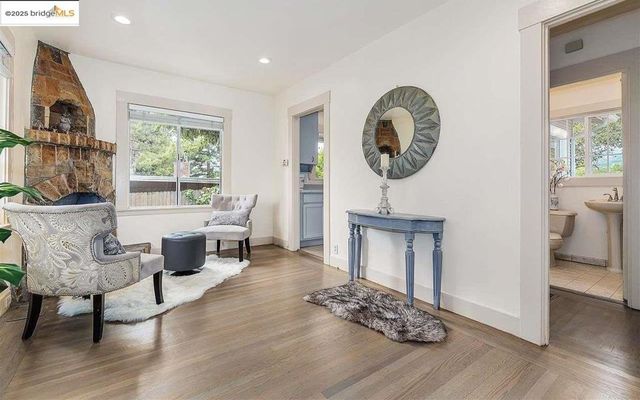 6454 Mokelumne Ave, Oakland, CA 94605