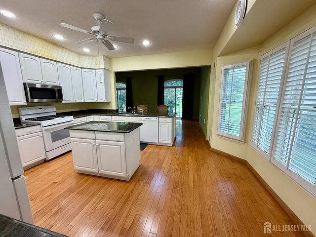 49 Dawson Lane, Monroe, NJ 08831