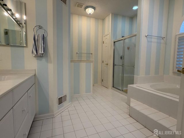 49 Dawson Lane, Monroe, NJ 08831