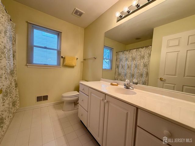 49 Dawson Lane, Monroe, NJ 08831
