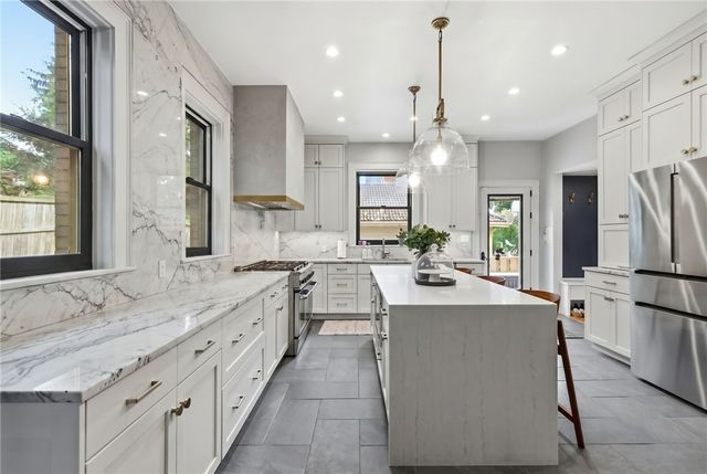5800 Aylesboro, Squirrel Hill, PA 15217