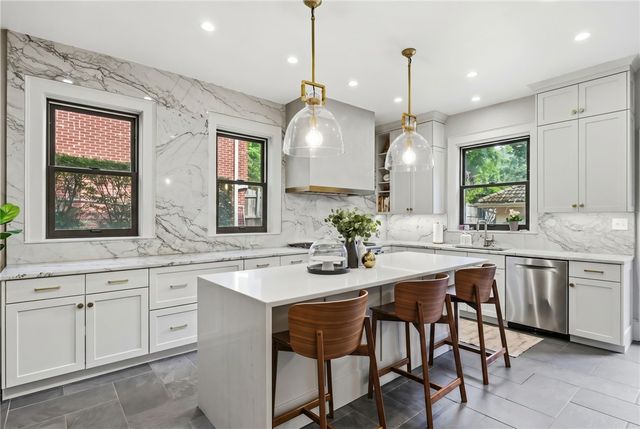 5800 Aylesboro, Squirrel Hill, PA 15217