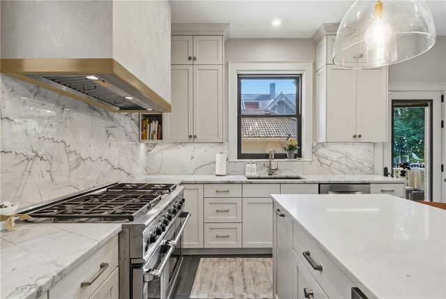 5800 Aylesboro, Squirrel Hill, PA 15217