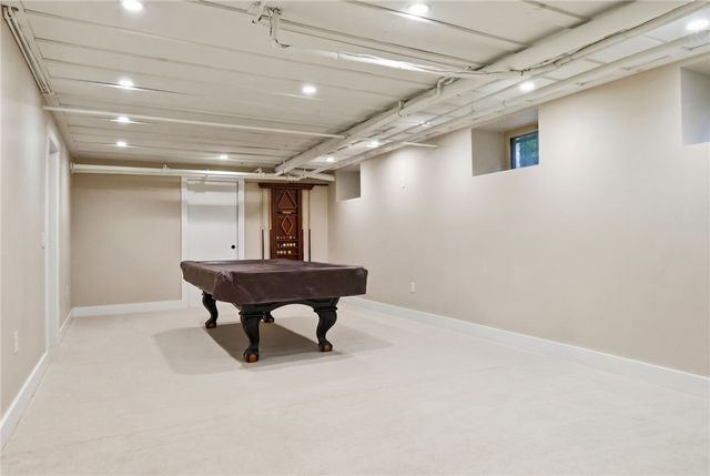 5800 Aylesboro, Squirrel Hill, PA 15217