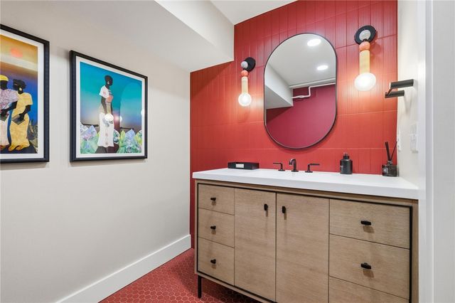 5800 Aylesboro, Squirrel Hill, PA 15217