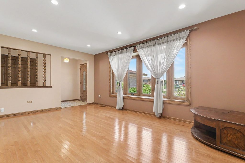 8507 167th Street, Tinley Park, IL 60487 — photo 2