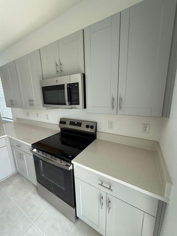 3208 SKYLINE LOOP, Kissimmee, FL 34758