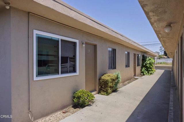 1525 W 9th Street, Oxnard, CA 93035