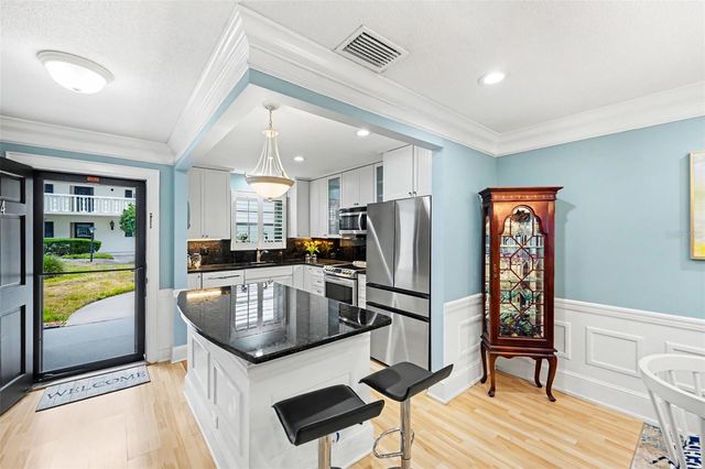 139 BLUFF VIEW DRIVE 104, Belleair Bluffs, FL 33770