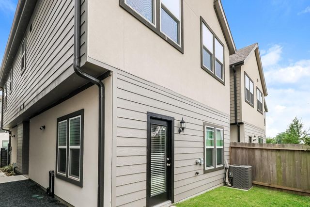 18334 W Centro Circle, Shenandoah, TX 77385