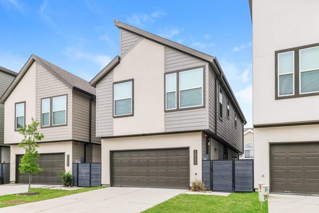 18334 W Centro Circle, Shenandoah, TX 77385