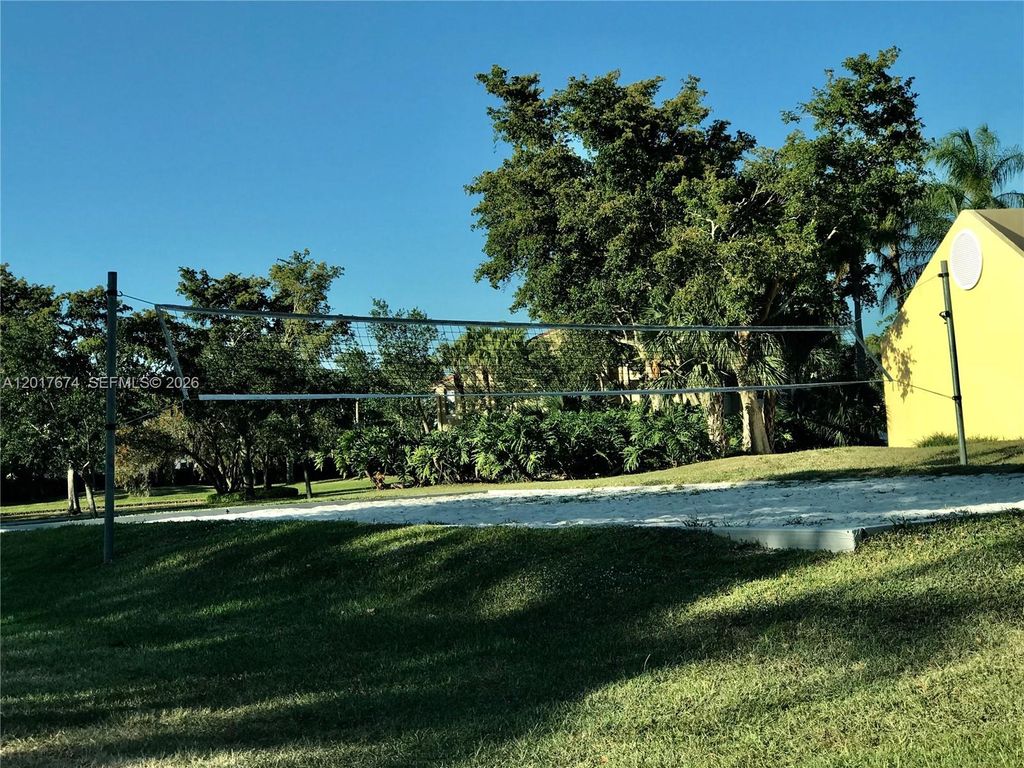 651 Lyons Rd 10204, Coconut Creek, FL 33063