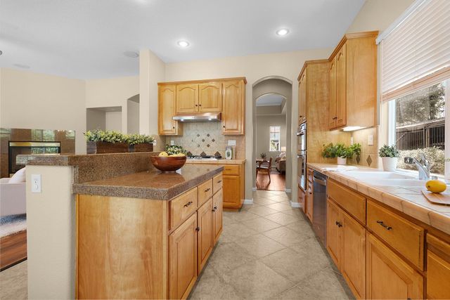 133 Talgarth Ct, Roseville, CA 95661