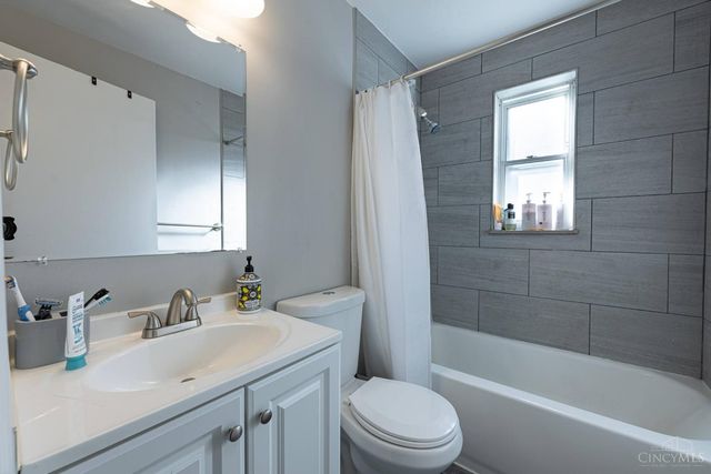 3320 Freddie Drive, Cincinnati, OH 45205