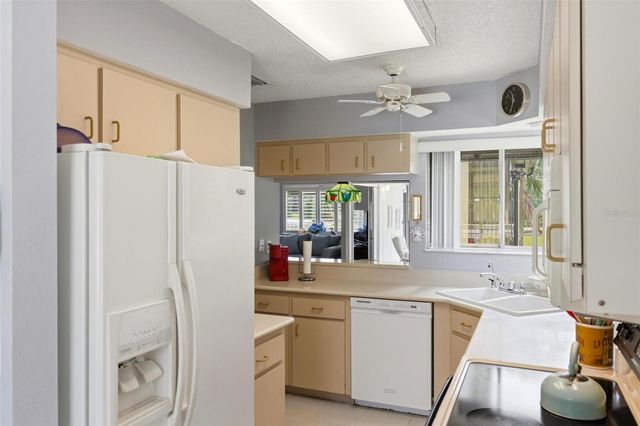 3016 SAIL POINTE CIRCLE 4A, Venice, FL 34293