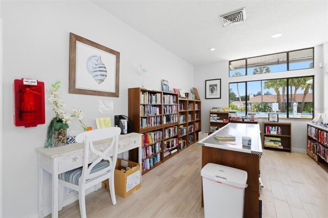 3016 SAIL POINTE CIRCLE 4A, Venice, FL 34293
