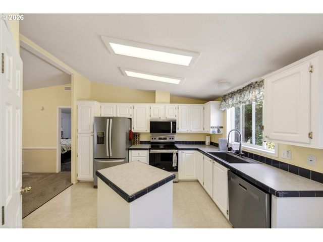 1600 RHODODENDRON Dr 6, Florence, OR 97439