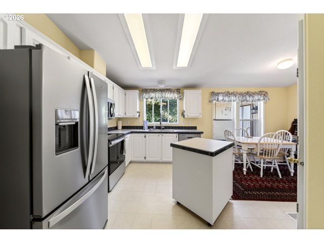 1600 RHODODENDRON Dr 6, Florence, OR 97439