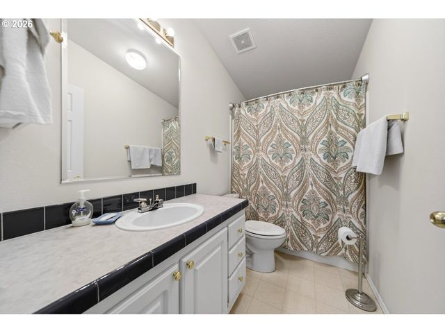 1600 RHODODENDRON Dr 6, Florence, OR 97439