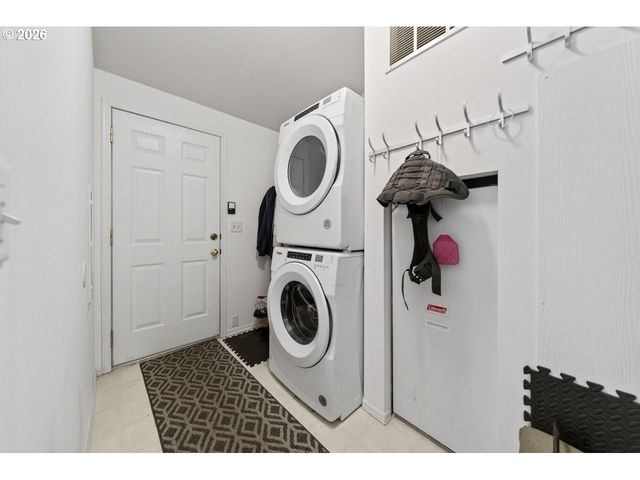 1600 RHODODENDRON Dr 6, Florence, OR 97439