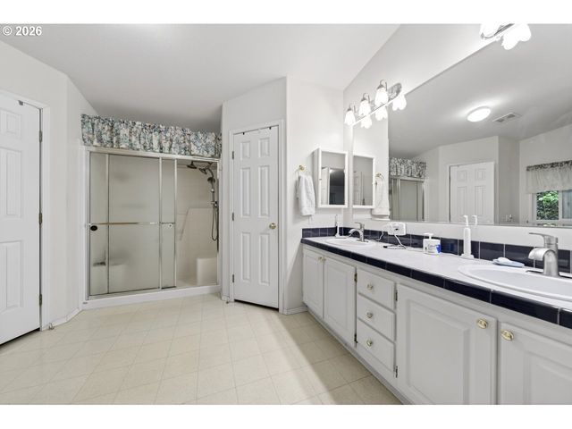 1600 RHODODENDRON Dr 6, Florence, OR 97439