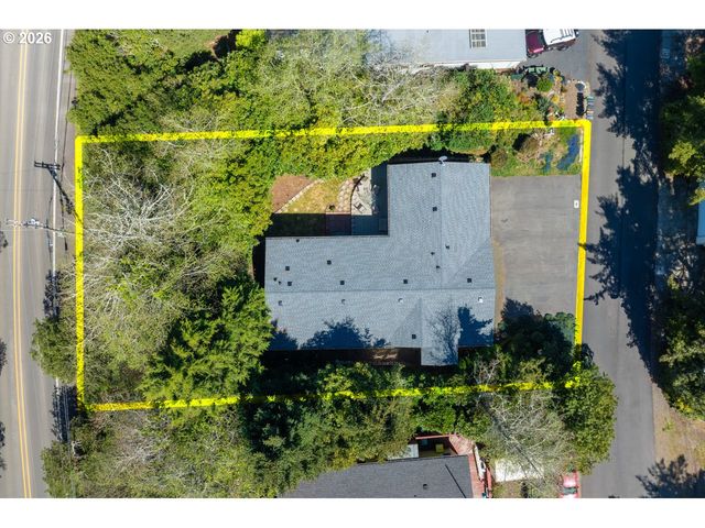 1600 RHODODENDRON Dr 6, Florence, OR 97439