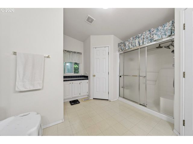 1600 RHODODENDRON Dr 6, Florence, OR 97439