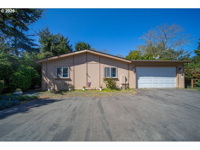 1600 RHODODENDRON Dr 6, Florence, OR 97439