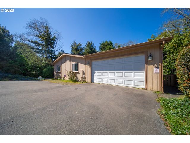 1600 RHODODENDRON Dr 6, Florence, OR 97439