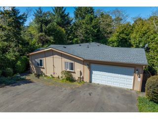 1600 RHODODENDRON Dr 6, Florence, OR 97439
